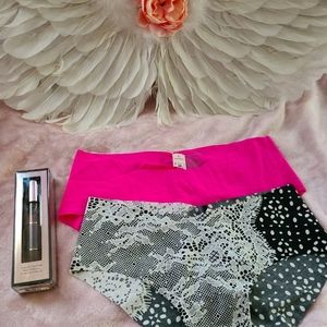 💟NWT💟 2 Small Vs Panties & Bombshell Rollerball